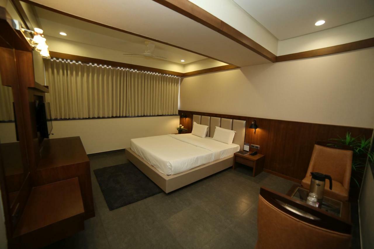 Hotel Avaante Ahmedabad Formerly Known As The Orchid Hotel Exteriör bild
