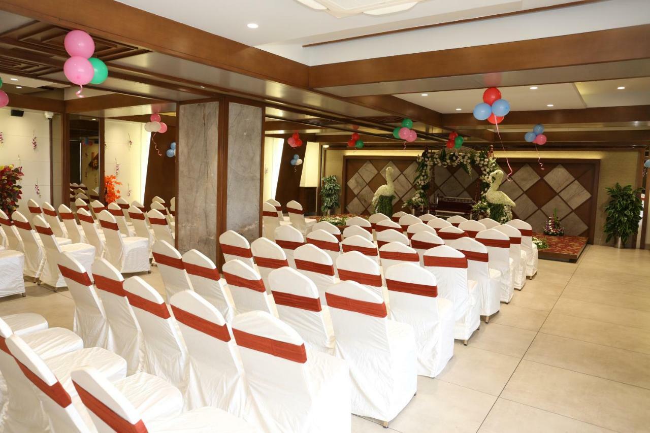 Hotel Avaante Ahmedabad Formerly Known As The Orchid Hotel Exteriör bild