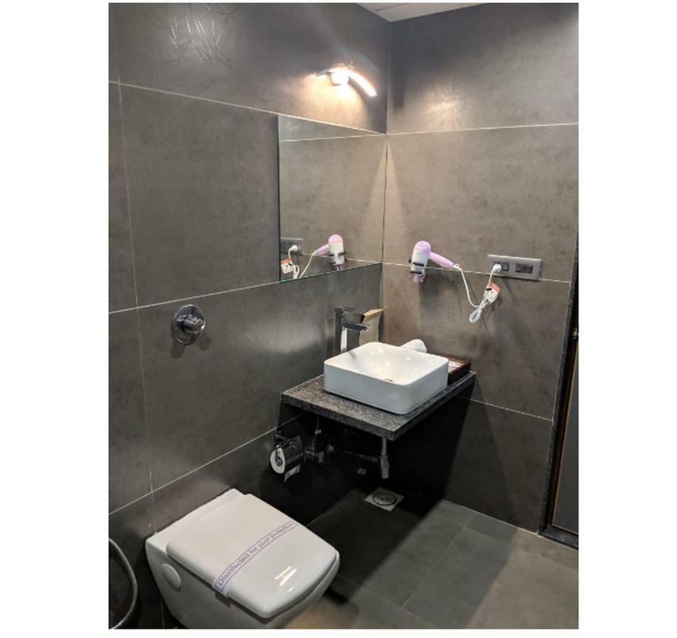 Hotel Avaante Ahmedabad Formerly Known As The Orchid Hotel Exteriör bild